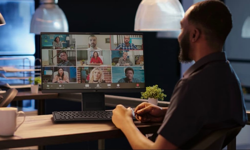 ASUS ExpertCenter P200 AiO: A Sleek 24-Inch Business Desktop Built for the Modern Office